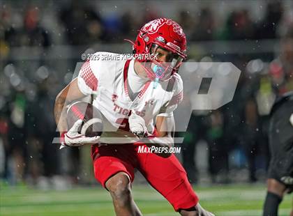 Thumbnail 1 in Terrell vs South Oak Cliff (UIL 5A Div 2 Regional Semifinal) photogallery.