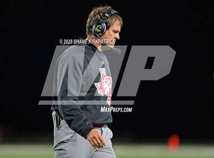 Thumbnail 3 in Terrell vs South Oak Cliff (UIL 5A Div 2 Regional Semifinal) photogallery.