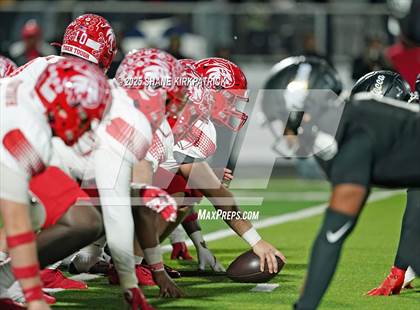 Thumbnail 2 in Terrell vs South Oak Cliff (UIL 5A Div 2 Regional Semifinal) photogallery.