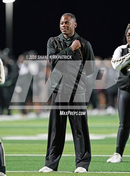 Thumbnail 1 in Terrell vs South Oak Cliff (UIL 5A Div 2 Regional Semifinal) photogallery.