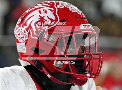 Thumbnail 3 in Terrell vs South Oak Cliff (UIL 5A Div 2 Regional Semifinal) photogallery.