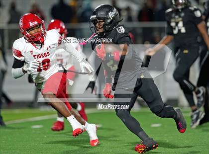 Thumbnail 1 in Terrell vs South Oak Cliff (UIL 5A Div 2 Regional Semifinal) photogallery.