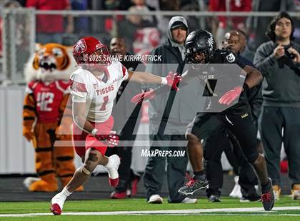 Thumbnail 1 in Terrell vs South Oak Cliff (UIL 5A Div 2 Regional Semifinal) photogallery.