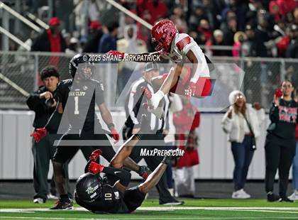 Thumbnail 3 in Terrell vs South Oak Cliff (UIL 5A Div 2 Regional Semifinal) photogallery.