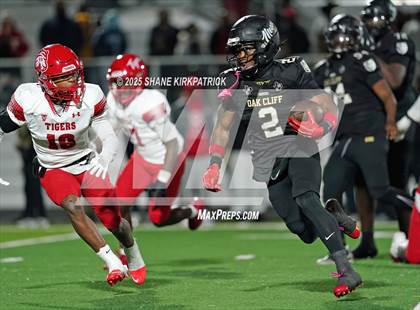 Thumbnail 3 in Terrell vs South Oak Cliff (UIL 5A Div 2 Regional Semifinal) photogallery.