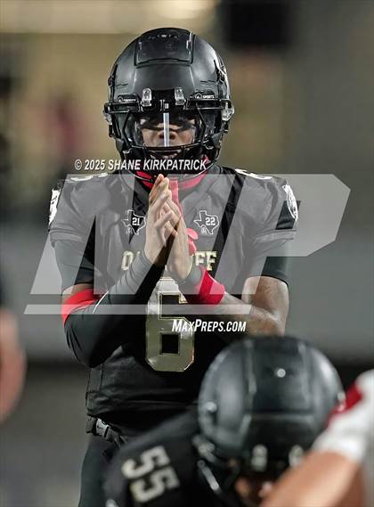 Thumbnail 2 in Terrell vs South Oak Cliff (UIL 5A Div 2 Regional Semifinal) photogallery.