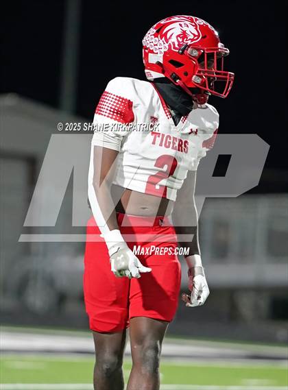 Thumbnail 1 in Terrell vs South Oak Cliff (UIL 5A Div 2 Regional Semifinal) photogallery.