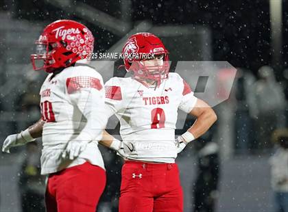 Thumbnail 1 in Terrell vs South Oak Cliff (UIL 5A Div 2 Regional Semifinal) photogallery.