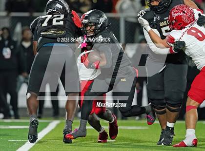 Thumbnail 2 in Terrell vs South Oak Cliff (UIL 5A Div 2 Regional Semifinal) photogallery.