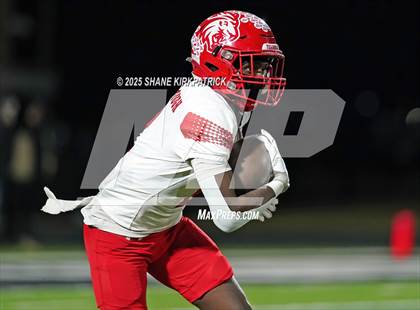 Thumbnail 2 in Terrell vs South Oak Cliff (UIL 5A Div 2 Regional Semifinal) photogallery.