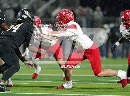 Thumbnail 1 in Terrell vs South Oak Cliff (UIL 5A Div 2 Regional Semifinal) photogallery.