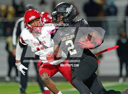Thumbnail 2 in Terrell vs South Oak Cliff (UIL 5A Div 2 Regional Semifinal) photogallery.