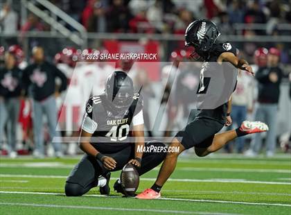 Thumbnail 2 in Terrell vs South Oak Cliff (UIL 5A Div 2 Regional Semifinal) photogallery.