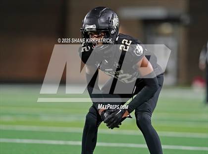 Thumbnail 3 in Terrell vs South Oak Cliff (UIL 5A Div 2 Regional Semifinal) photogallery.