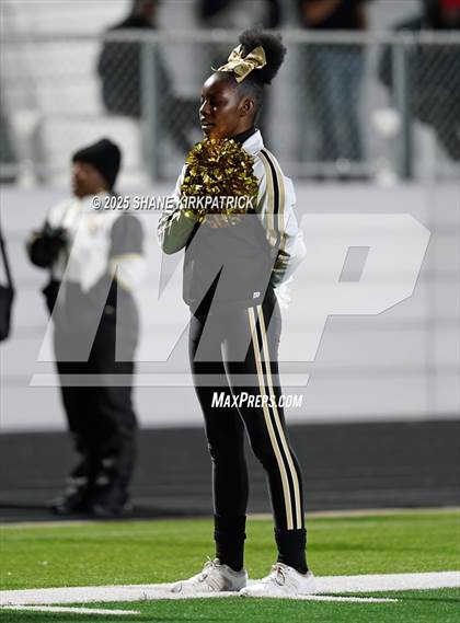 Thumbnail 3 in Terrell vs South Oak Cliff (UIL 5A Div 2 Regional Semifinal) photogallery.