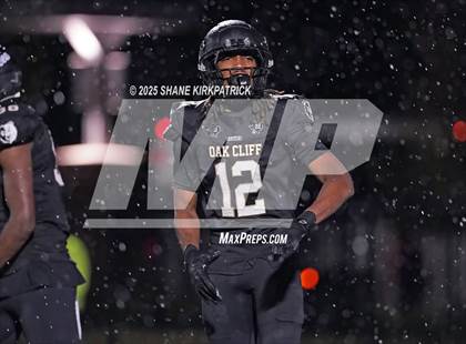 Thumbnail 2 in Terrell vs South Oak Cliff (UIL 5A Div 2 Regional Semifinal) photogallery.