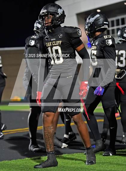 Thumbnail 2 in Terrell vs South Oak Cliff (UIL 5A Div 2 Regional Semifinal) photogallery.