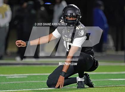 Thumbnail 1 in Terrell vs South Oak Cliff (UIL 5A Div 2 Regional Semifinal) photogallery.