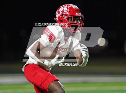 Thumbnail 3 in Terrell vs South Oak Cliff (UIL 5A Div 2 Regional Semifinal) photogallery.