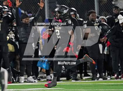 Thumbnail 2 in Terrell vs South Oak Cliff (UIL 5A Div 2 Regional Semifinal) photogallery.