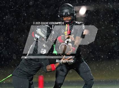 Thumbnail 3 in Terrell vs South Oak Cliff (UIL 5A Div 2 Regional Semifinal) photogallery.