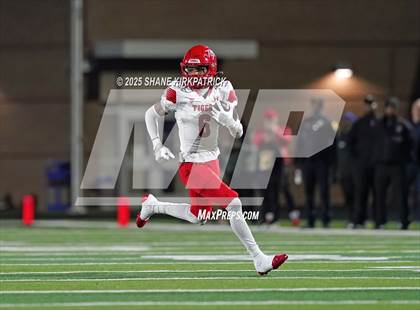 Thumbnail 1 in Terrell vs South Oak Cliff (UIL 5A Div 2 Regional Semifinal) photogallery.