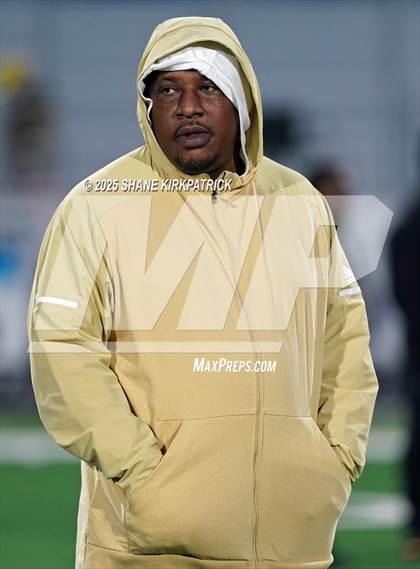 Thumbnail 2 in Terrell vs South Oak Cliff (UIL 5A Div 2 Regional Semifinal) photogallery.