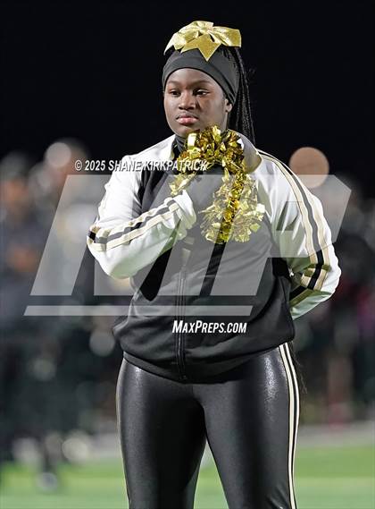 Thumbnail 3 in Terrell vs South Oak Cliff (UIL 5A Div 2 Regional Semifinal) photogallery.