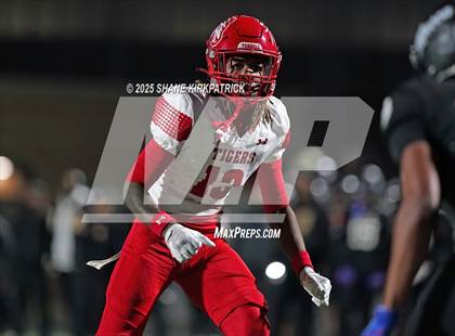 Thumbnail 3 in Terrell vs South Oak Cliff (UIL 5A Div 2 Regional Semifinal) photogallery.