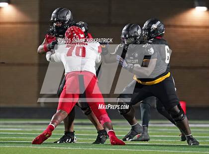 Thumbnail 3 in Terrell vs South Oak Cliff (UIL 5A Div 2 Regional Semifinal) photogallery.