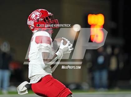 Thumbnail 2 in Terrell vs South Oak Cliff (UIL 5A Div 2 Regional Semifinal) photogallery.