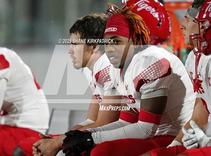 Thumbnail 3 in Terrell vs South Oak Cliff (UIL 5A Div 2 Regional Semifinal) photogallery.