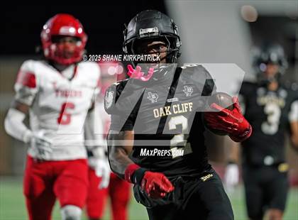 Thumbnail 1 in Terrell vs South Oak Cliff (UIL 5A Div 2 Regional Semifinal) photogallery.