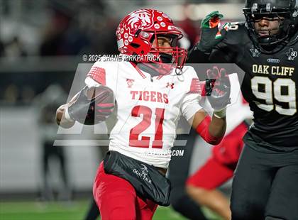 Thumbnail 2 in Terrell vs South Oak Cliff (UIL 5A Div 2 Regional Semifinal) photogallery.