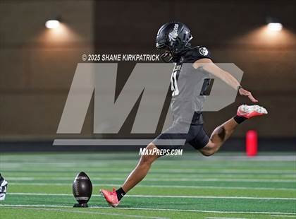 Thumbnail 2 in Terrell vs South Oak Cliff (UIL 5A Div 2 Regional Semifinal) photogallery.