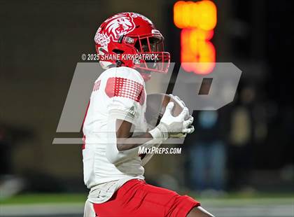 Thumbnail 3 in Terrell vs South Oak Cliff (UIL 5A Div 2 Regional Semifinal) photogallery.