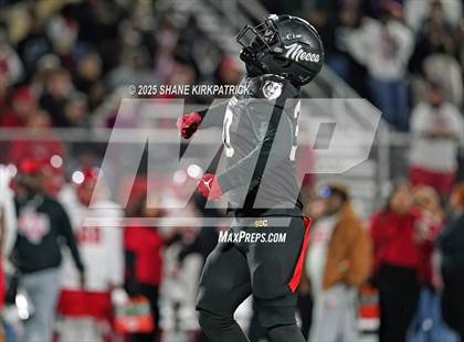 Thumbnail 2 in Terrell vs South Oak Cliff (UIL 5A Div 2 Regional Semifinal) photogallery.