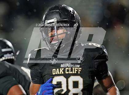 Thumbnail 2 in Terrell vs South Oak Cliff (UIL 5A Div 2 Regional Semifinal) photogallery.