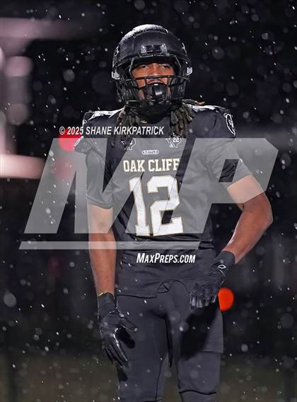 Thumbnail 3 in Terrell vs South Oak Cliff (UIL 5A Div 2 Regional Semifinal) photogallery.