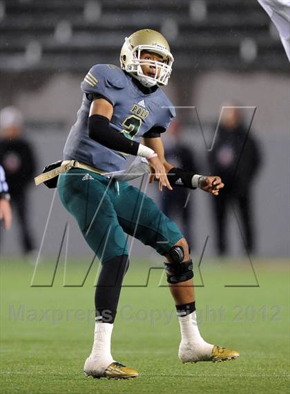 Thumbnail 2 in Granite Bay vs. Long Beach Poly (CIF State D1 Final) photogallery.