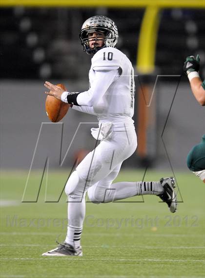 Thumbnail 2 in Granite Bay vs. Long Beach Poly (CIF State D1 Final) photogallery.