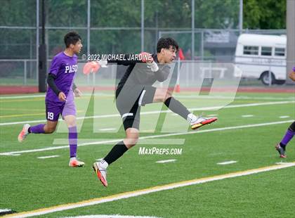 Thumbnail 2 in Pasco vs. Bellarmine Prep (WIAA 4A Semifinal) photogallery.