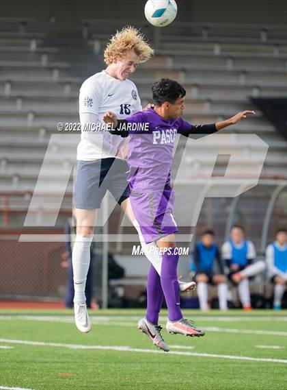 Thumbnail 3 in Pasco vs. Bellarmine Prep (WIAA 4A Semifinal) photogallery.