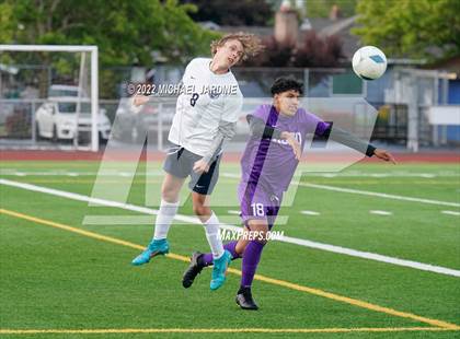 Thumbnail 2 in Pasco vs. Bellarmine Prep (WIAA 4A Semifinal) photogallery.
