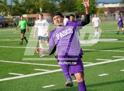 Thumbnail 2 in Pasco vs. Bellarmine Prep (WIAA 4A Semifinal) photogallery.