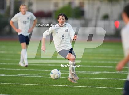 Thumbnail 3 in Pasco vs. Bellarmine Prep (WIAA 4A Semifinal) photogallery.