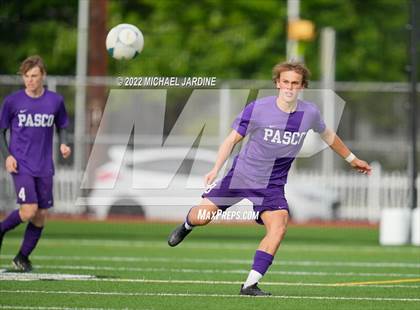 Thumbnail 3 in Pasco vs. Bellarmine Prep (WIAA 4A Semifinal) photogallery.