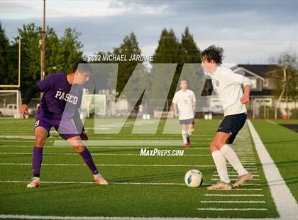 Thumbnail 3 in Pasco vs. Bellarmine Prep (WIAA 4A Semifinal) photogallery.