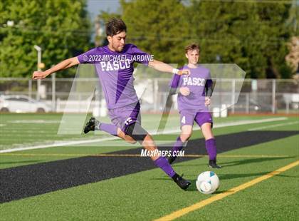 Thumbnail 2 in Pasco vs. Bellarmine Prep (WIAA 4A Semifinal) photogallery.