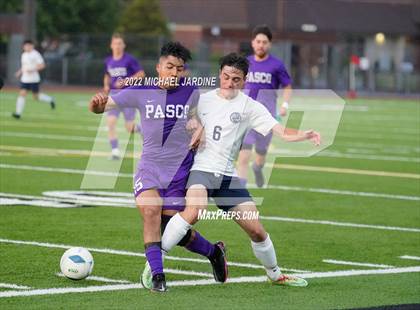 Thumbnail 2 in Pasco vs. Bellarmine Prep (WIAA 4A Semifinal) photogallery.